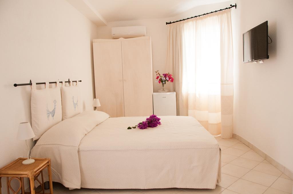 Meta Hotel Санта-Тереза-Галлура Экстерьер фото